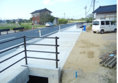 �������g���H��